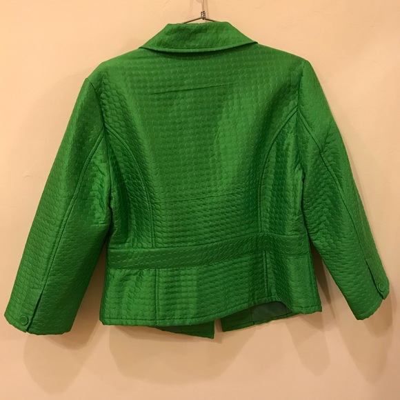 Top A2 - Picture 3 of 5